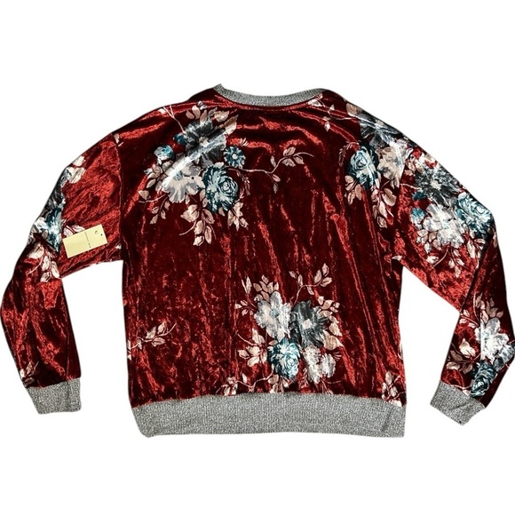 CRESCENT DRIVE Red Crushed Velvet Floral Top Long Sleeve Stretchy Lightweight L - Picture 3 of 9